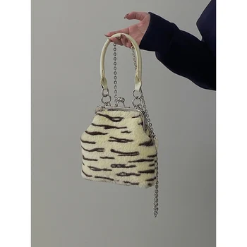  Женские сумки с пушистыми застежками в полоску под зебру, мини-сумка с ручкой из искусственной кожи в стиле пэчворк, женская универсальная сумка через плечо в стиле Чиан, модная сумка для вечеринок